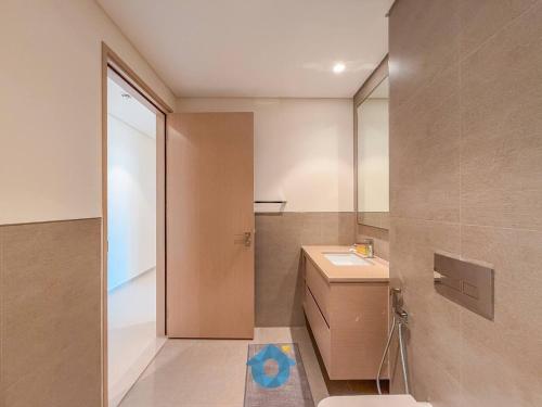 Best Burj Khalifa Skyline View Huge 3BR Like Home - image 11