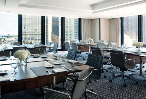 The Langham Chicago - image 3