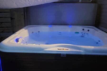 *Oceana* Entire King 3 BR lower level at MicroLux - main image