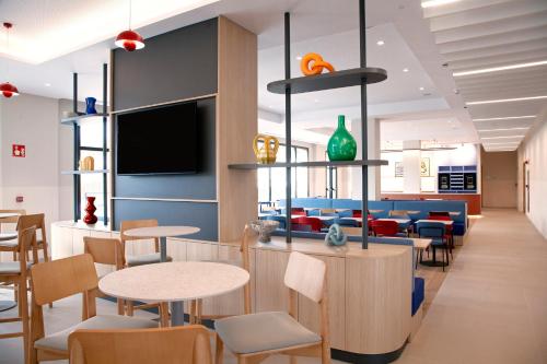 餐飲選擇, Holiday Inn Express & Suites Barcelona - Sabadell by IHG in 薩瓦德爾