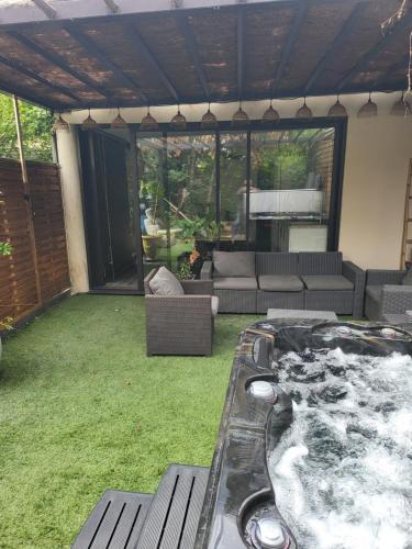 Loft Appartement Les Angles 30133 Possibilité jacuzzi (Loft Appartement Les Angles 30133 Possibilite jacuzzi) in Les Angles (Languedoc-Roussillon)