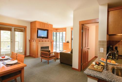 Two Bedroom Mountain View Suite