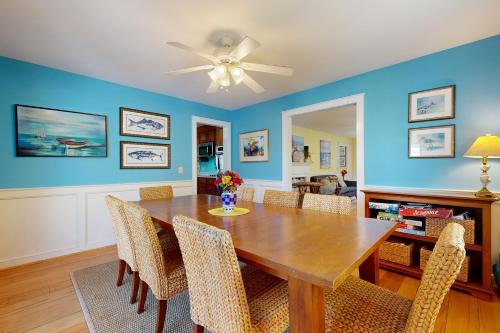 2714 Bayonne Street in Sullivans Island, USA