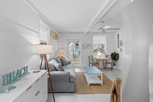 Cabin 2 Spinnakers Cottages: Dog Friendly - 250 Steps to Beach Home - image 3