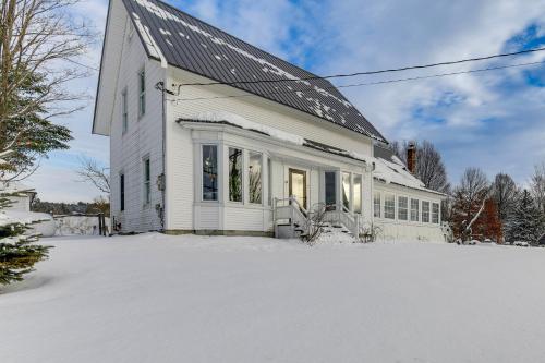 Green Mountain Views! Lowell Getaway Near Skiing in 洛厄爾 (VT)
