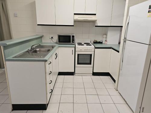 Mango Tree Holiday Apartments - image 2