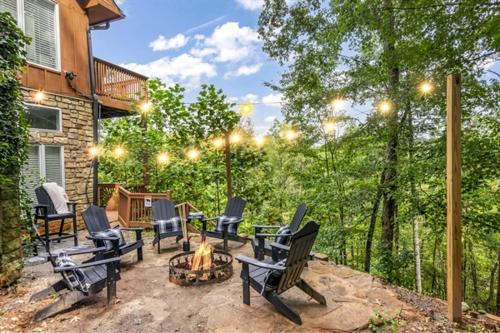 Lilys Lookout Lodge - Helen, GA in Helen, USA