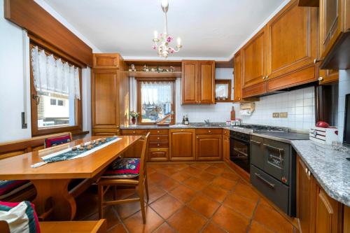 Ciasa Marian 10 minutes from Cortina with free parking! in Borca di Cadore