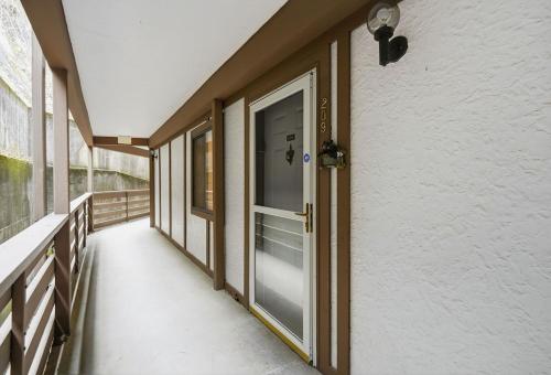 Over Gatlinburg Condo - image 14