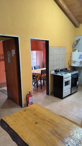 주방, Milenarios Hostel in 엘 찰텐