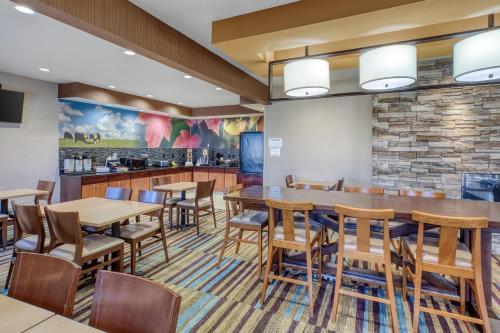 Photo - SureStay by Best Western Mount Pleasant Racine