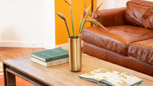 Southwest by AvantStay Heart of Hollywood Remodeled 1920s Bungalow in Los Angeles, USA