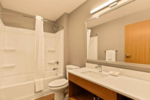 LivAway Suites Syracuse - image 3