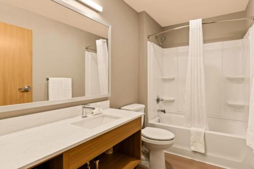 LivAway Suites Syracuse - image 5