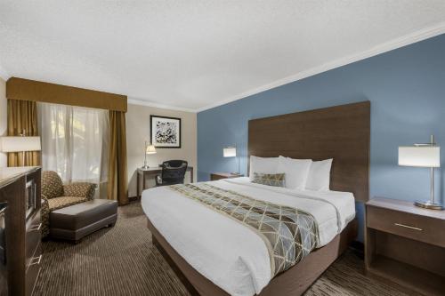Best Western Airport Albuquerque InnSuites Hotel & Suites - image 9
