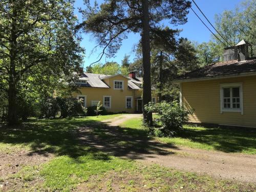 Old Hospital & Sauna at the Beach