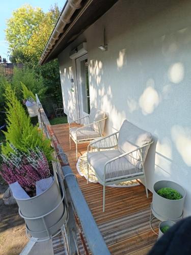 La Cachette Maison 6 personnes 3 chambres avec jardin in Saint-Prix (Ile-de-France)