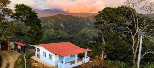Campo Azul Casa Campestre en Buenavista Quindío
