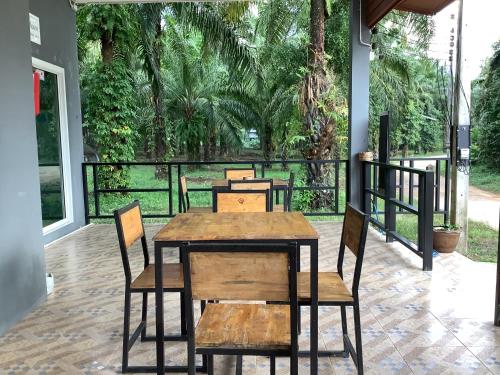 카오속 (수랏타니) Evergreen Guest House 3성급 호텔 레스토랑