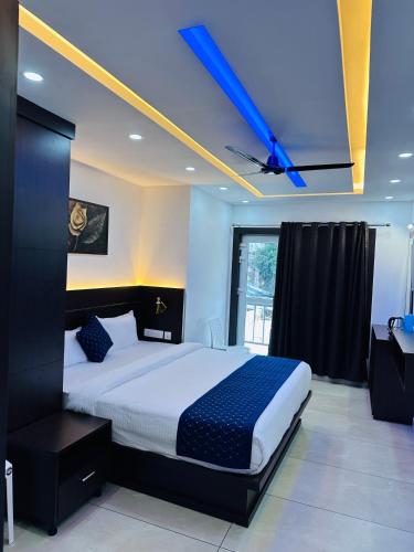 G Mount inn in Ikka Nagar
