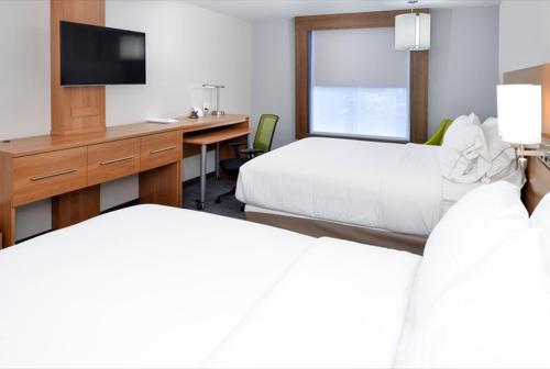 Holiday Inn Express & Suites Lexington Midtown - I-75, an IHG Hotel