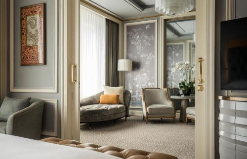 Executive Suite king bed