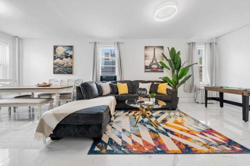 Modern-6 people to sleep-15 min from NYC-private Parking – khách sạn tại The Heights