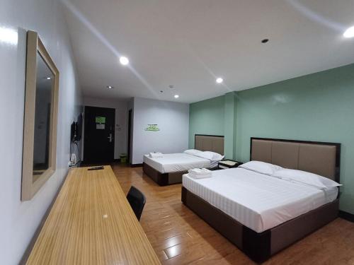 room detail thumbnail 1