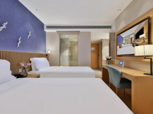 1 queen bed, 1 twin bed
