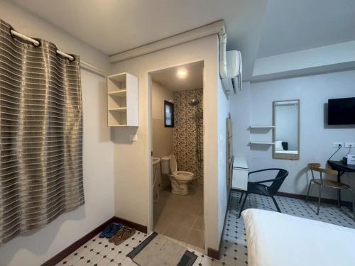 room detail thumbnail 0