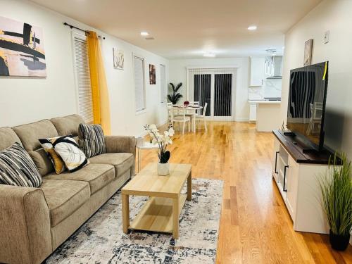 Soaking Tub Luxury 3-Bedroom TownHouse in 蘭多夫
