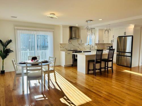 Soaking Tub Luxury 3-Bedroom TownHouse in 蘭多夫