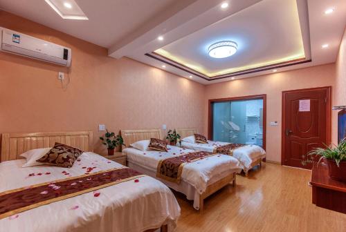 Chao Yang Ge Guesthouse In China - 