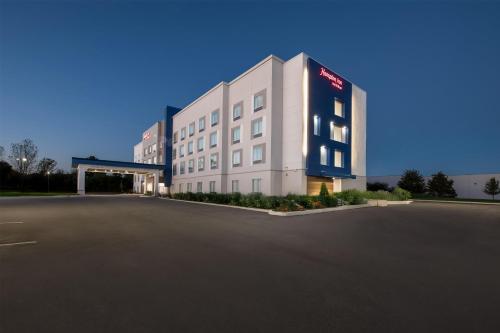 Hampton Inn by Hilton Mt. Vernon - image 12