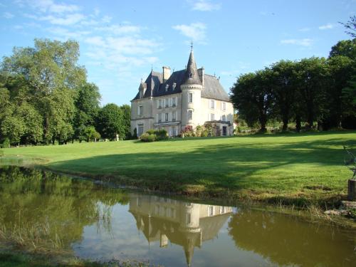 Château de la Chabroulie - Accommodation - Isle