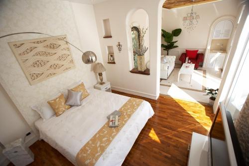 Fennel Hot Spring Resort in Mudan Township