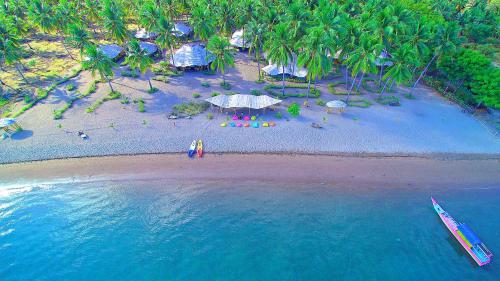 Viesnīcas āriene, Coconut Garden Beach Resort in Waigete