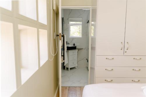 Vesper Luxury Apartment - image 5