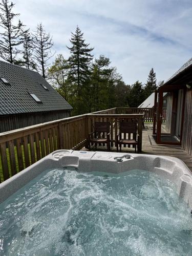 Lord Galloway 32 with Hot Tub, Newton Stewart