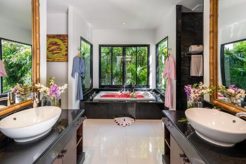 room detail thumbnail 2