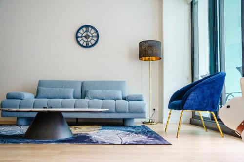 Sydney CBD high level 2 bedroom condo- Pool Gym 4