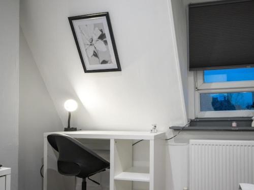 Stylish 2BD Near O2 WIFI Sleeps 6 - image 9