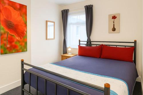 1 Bed Service Accommodation- contractor ready – khách sạn tại Kursaal