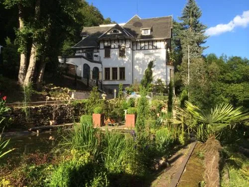 Monsieur Claude - Wohnen in einer historischen Villa in Suhl, Deutschland