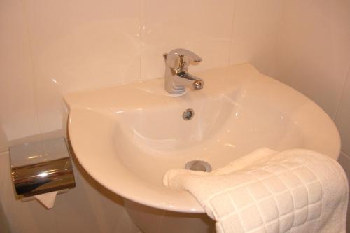Ash Farm Country House - image 8