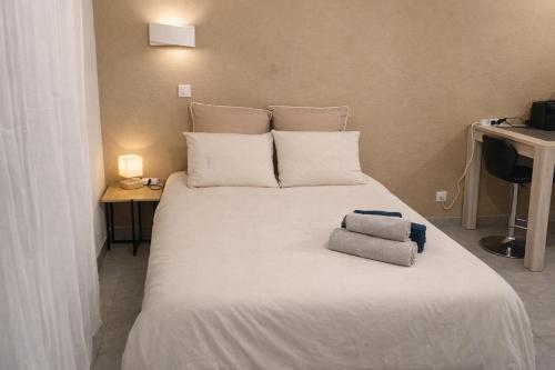 Pleasant, cozy studio with pool 2 mins from Montpellier – khách sạn tại Fontcaude