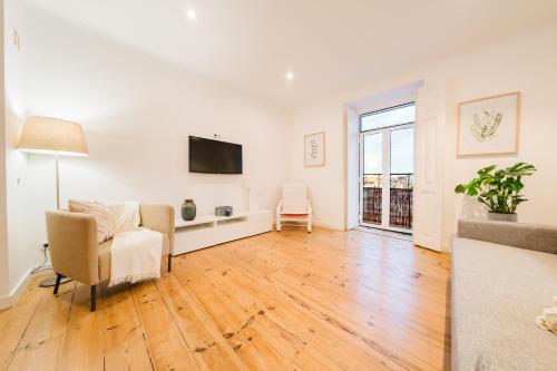 Large Central Duplex Penthouse 3 Bath 14 Guests - image 4