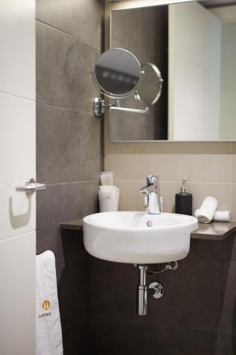 Apart-Suites Hostemplo - image 11