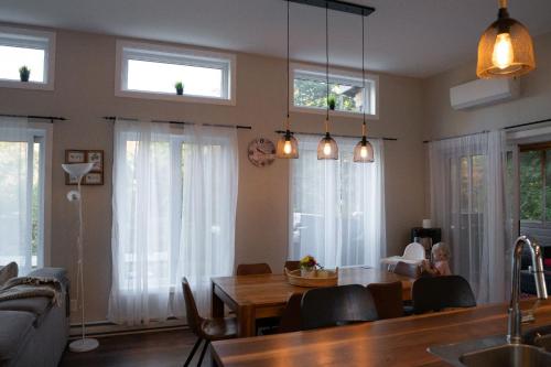 Spa - Lake access - Absolute Comfort - L'Herisson in Chertsey (QC)