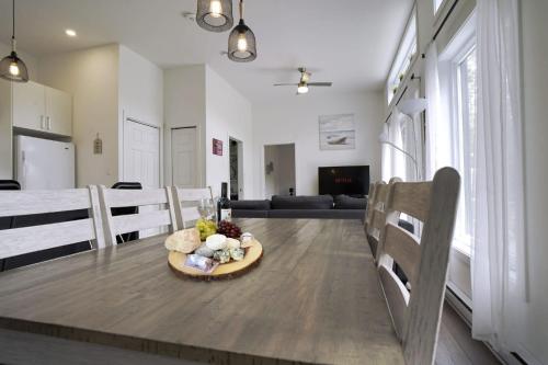Spa - Lake access - Absolute Comfort - L'Herisson in Chertsey (QC)